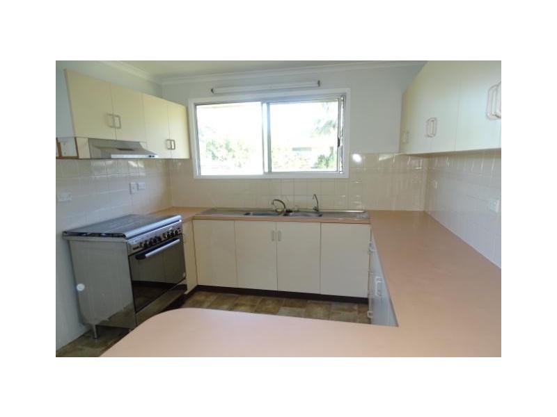 16 ENID Street, Flying Fish Point QLD 4860