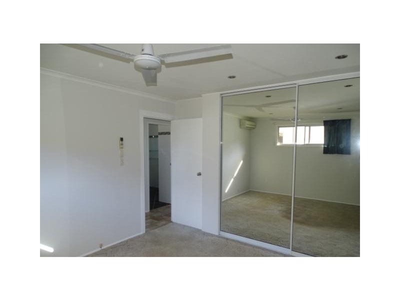 16 ENID Street, Flying Fish Point QLD 4860