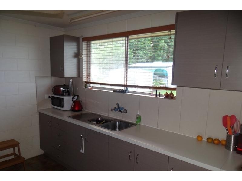 17 DAYMAN Street, Goondi Bend QLD 4860