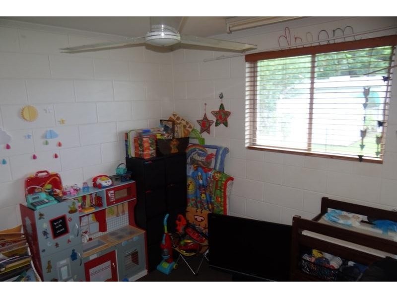 17 DAYMAN Street, Goondi Bend QLD 4860