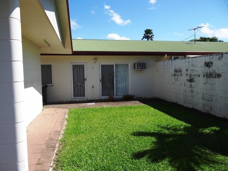 2/6 REYNOLDS Road, Innisfail Estate QLD 4860