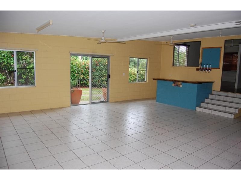 7 Judy Street, Flying Fish Point QLD 4860