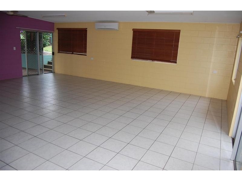 7 Judy Street, Flying Fish Point QLD 4860