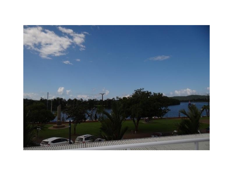 2/30-32 Fitzgerald Esplanade, Innisfail QLD 4860