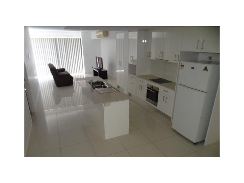 2/30-32 Fitzgerald Esplanade, Innisfail QLD 4860