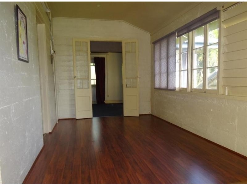 4 Water Street, Goondi Hill QLD 4860