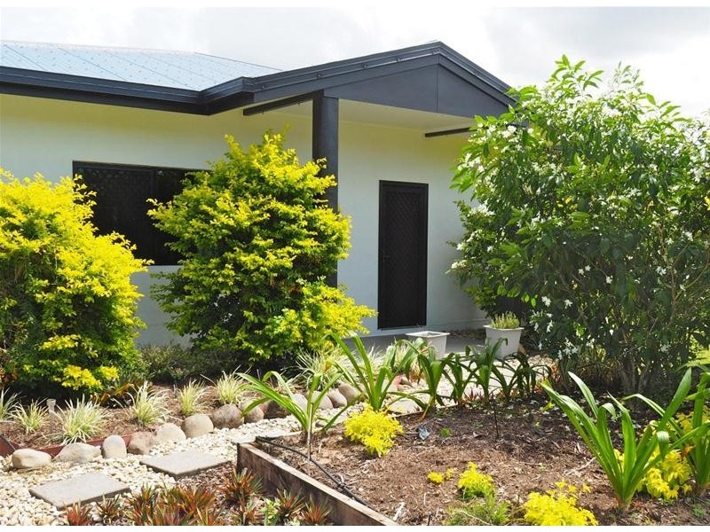 25 La Rocca Close, Etty Bay QLD 4858