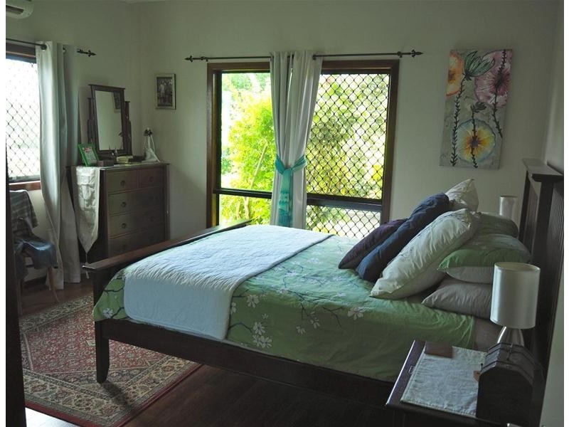 25 La Rocca Close, Etty Bay QLD 4858