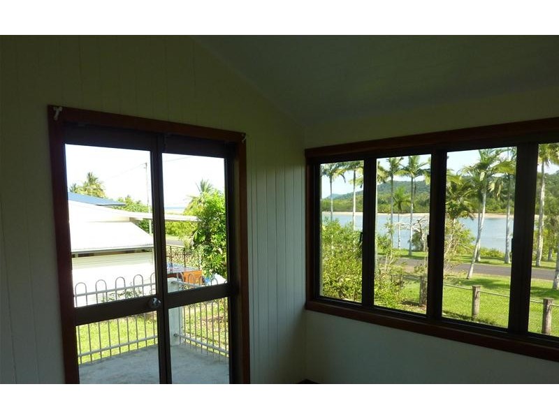 8 THE Esplanade, Coconuts QLD 4860