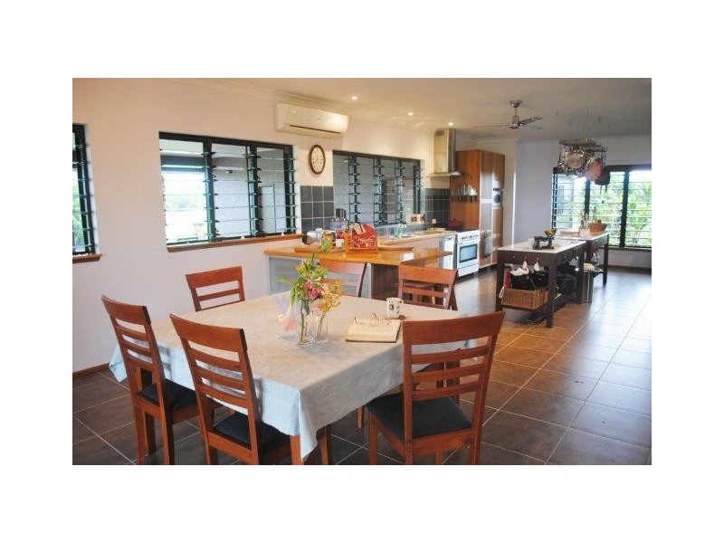 9 DANIEL Close, Etty Bay QLD 4858