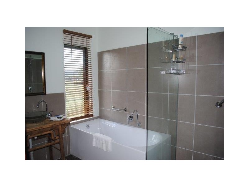 9 DANIEL Close, Etty Bay QLD 4858