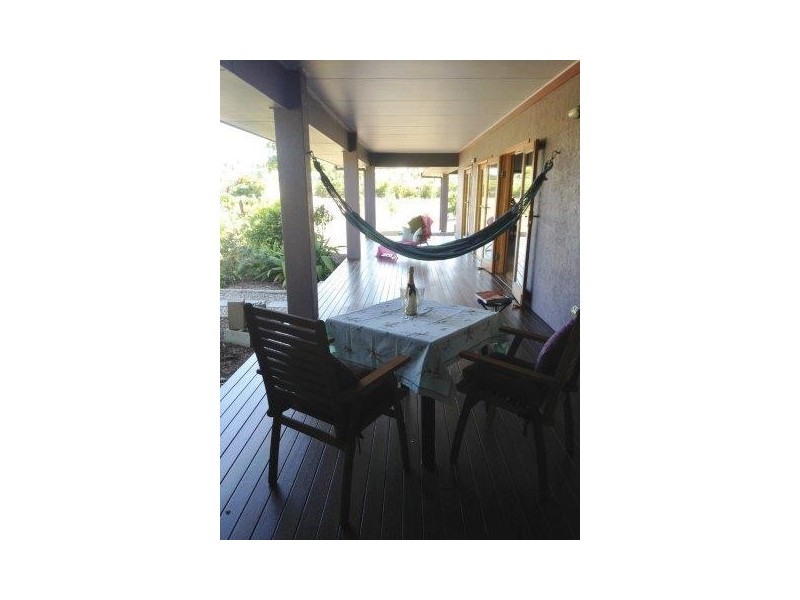 9 DANIEL Close, Etty Bay QLD 4858