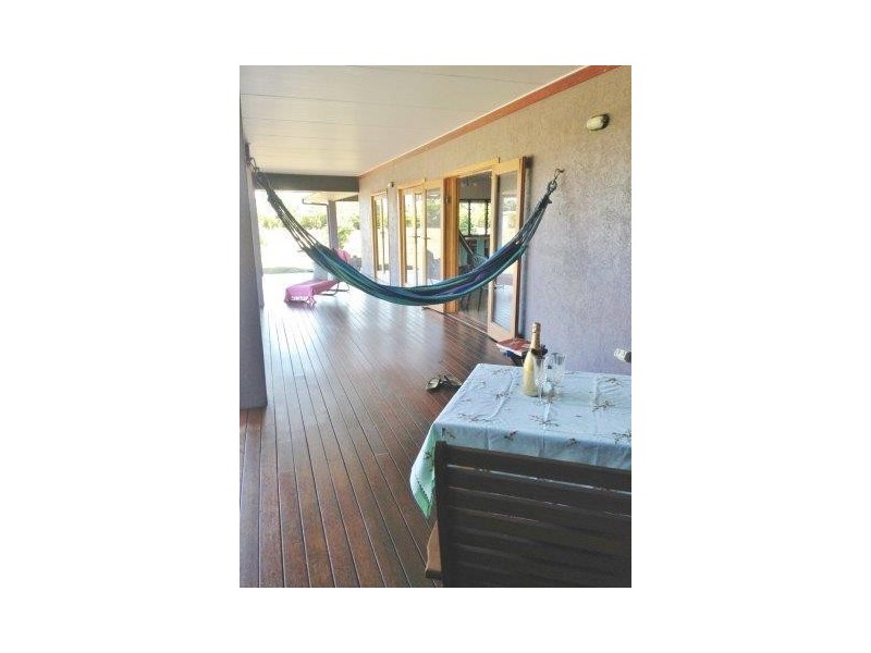 9 DANIEL Close, Etty Bay QLD 4858