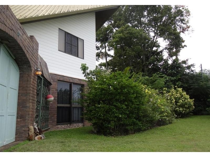 10 Bay Road, Coconuts QLD 4860