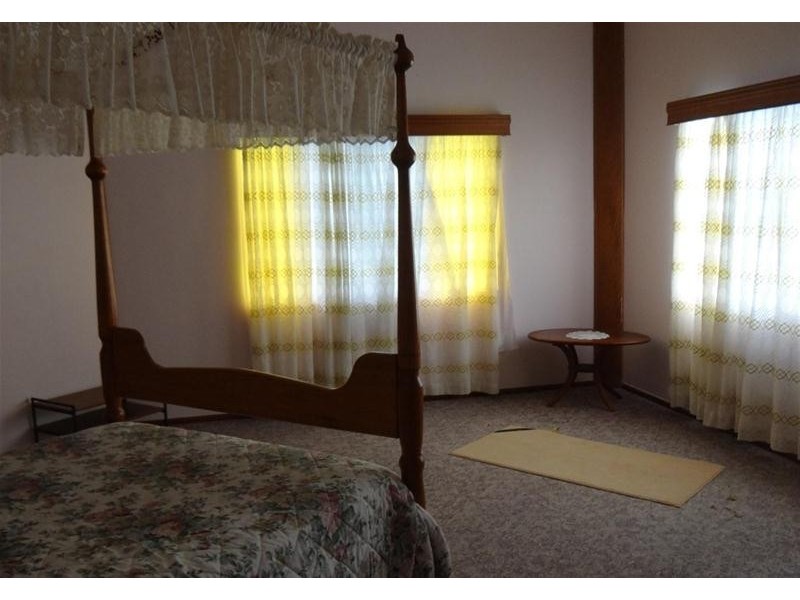 10 Bay Road, Coconuts QLD 4860