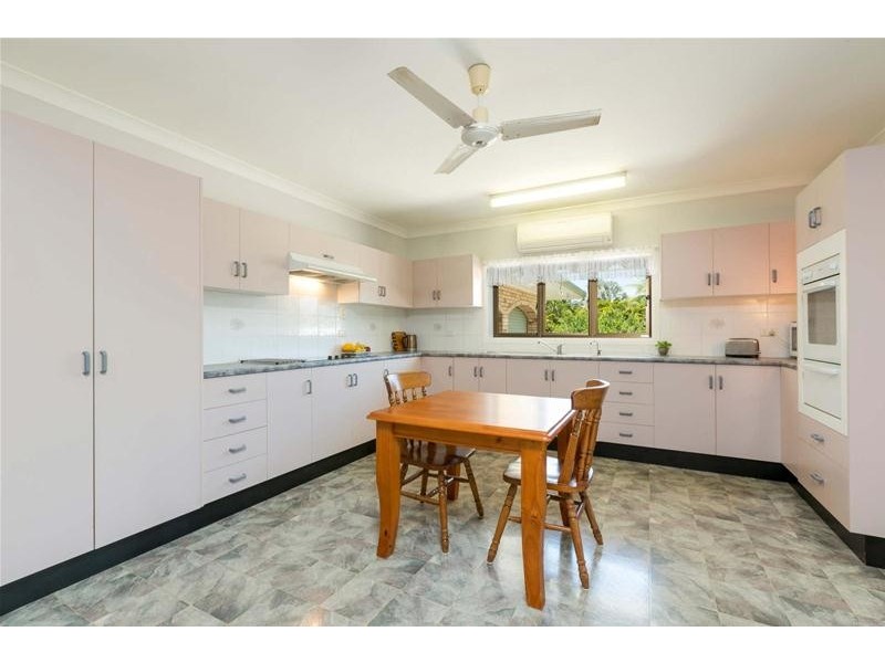 179 Etty Bay Road, Etty Bay QLD 4858