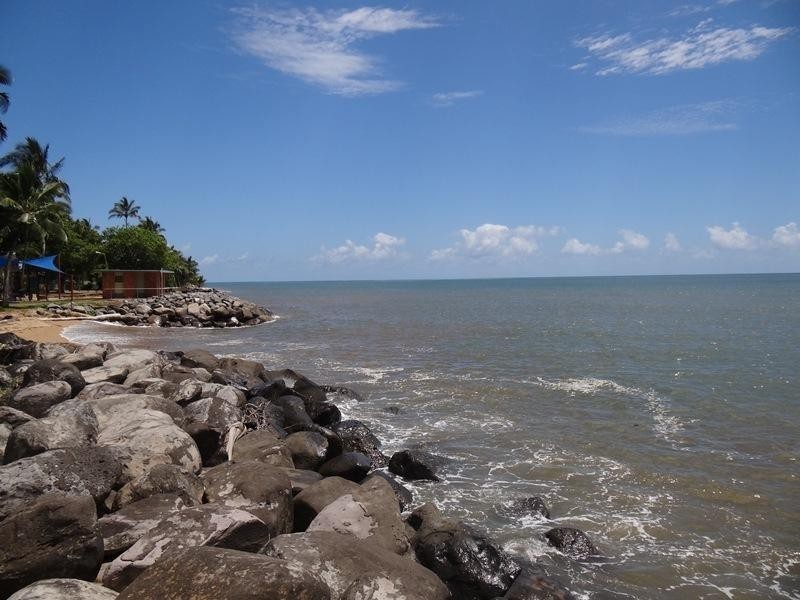 1 Elizabeth Street, Flying Fish Point QLD 4860