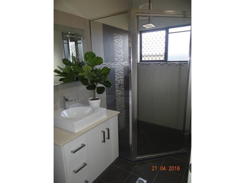 3  Broad, Etty Bay QLD 4858