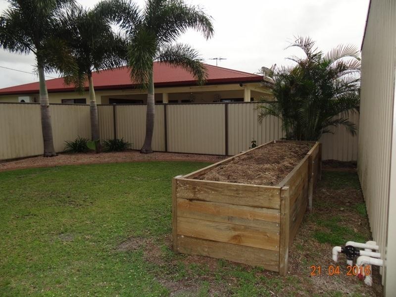 3  Broad, Etty Bay QLD 4858