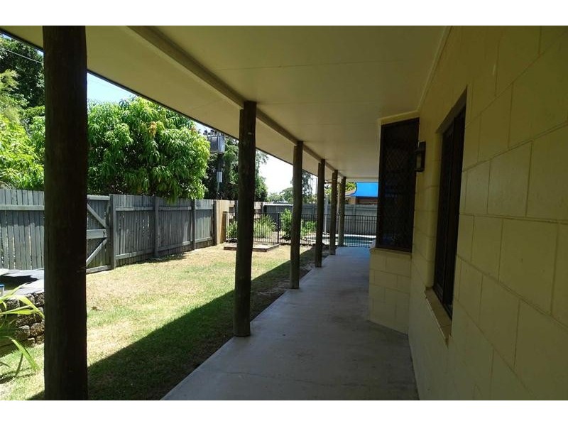 22 Enid Street, Flying Fish Point QLD 4860