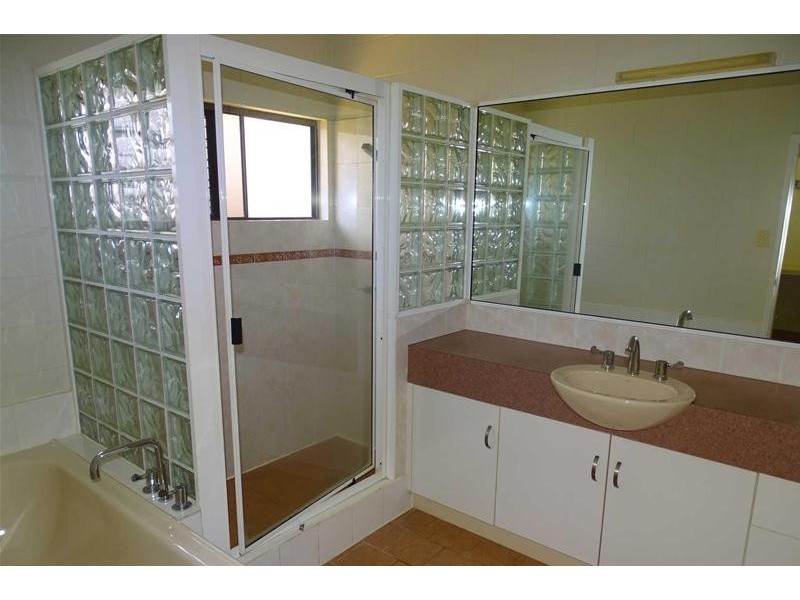 22 Enid Street, Flying Fish Point QLD 4860