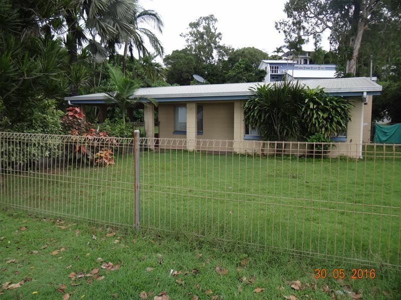 7  ELIZABETH, Flying Fish Point QLD 4860