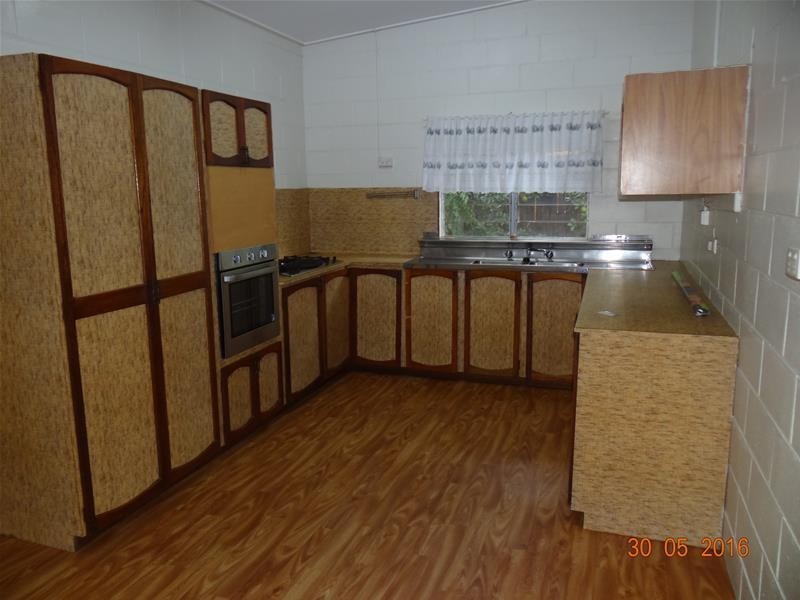 7  ELIZABETH, Flying Fish Point QLD 4860