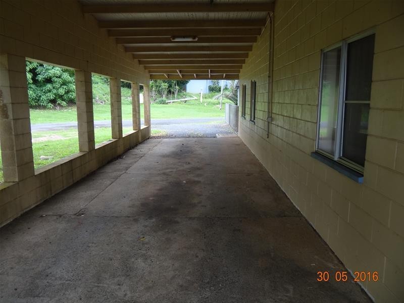 7  ELIZABETH, Flying Fish Point QLD 4860