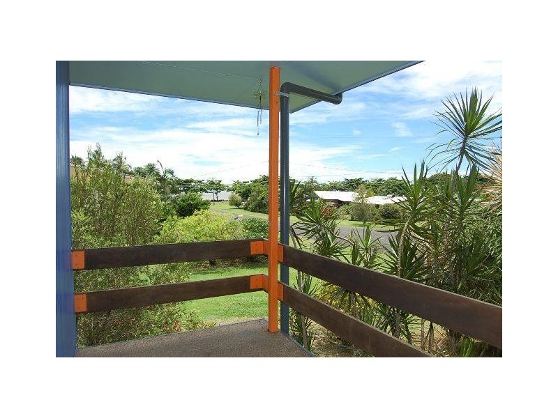 2 Bindon Street, Flying Fish Point QLD 4860