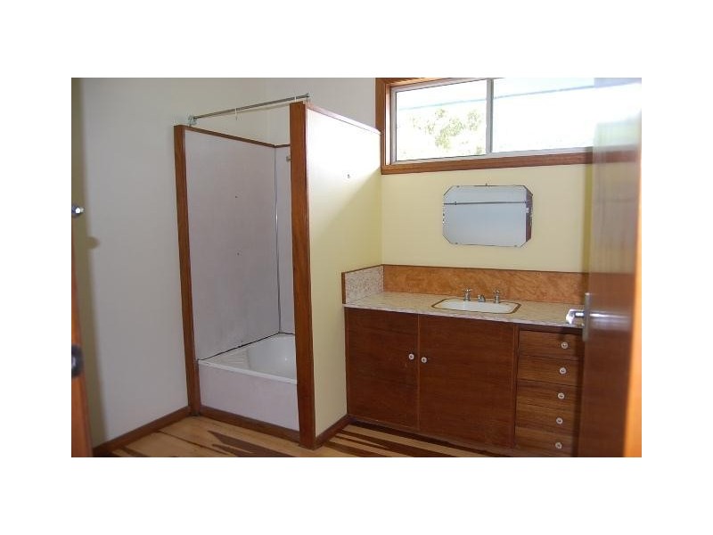 2 Bindon Street, Flying Fish Point QLD 4860