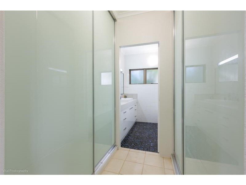 4 Feldt Street, Flying Fish Point QLD 4860