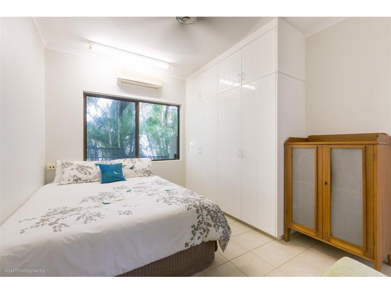 4 Feldt Street, Flying Fish Point QLD 4860