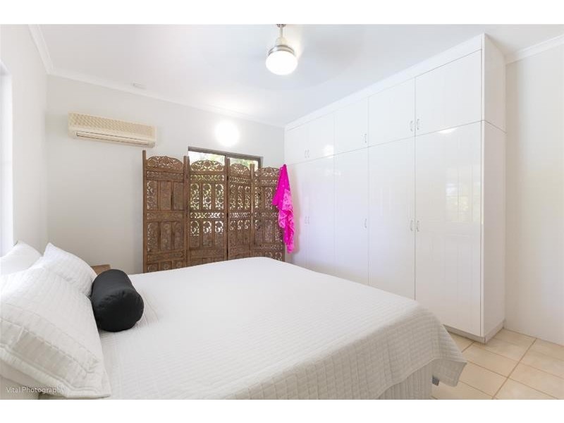 4 Feldt Street, Flying Fish Point QLD 4860