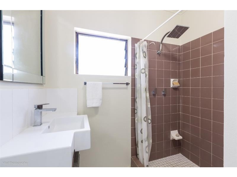 4 Feldt Street, Flying Fish Point QLD 4860