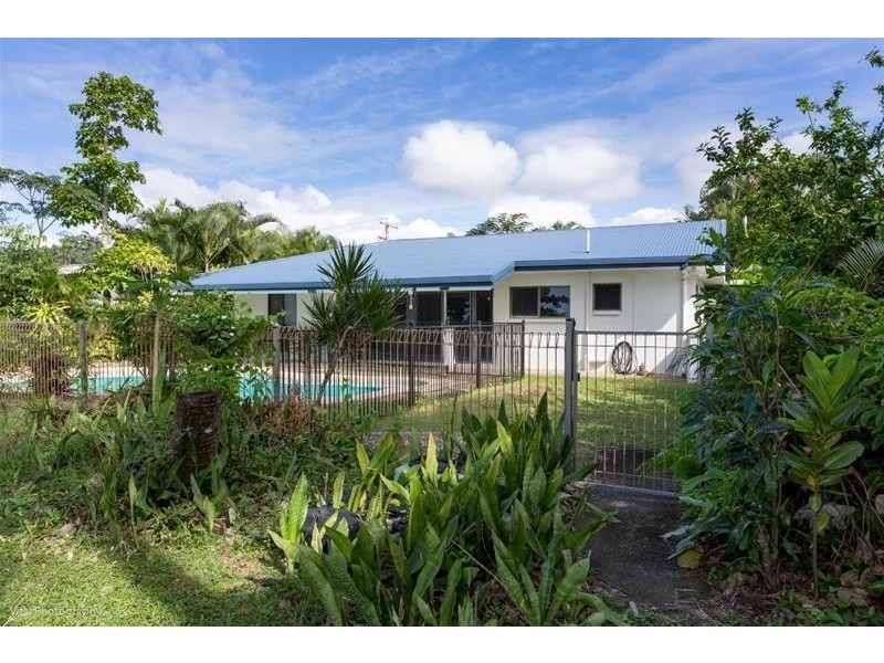 4 Feldt Street, Flying Fish Point QLD 4860