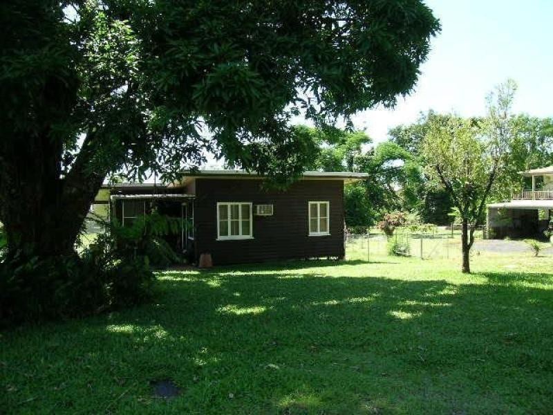 8 Maud Street, Flying Fish Point QLD 4860