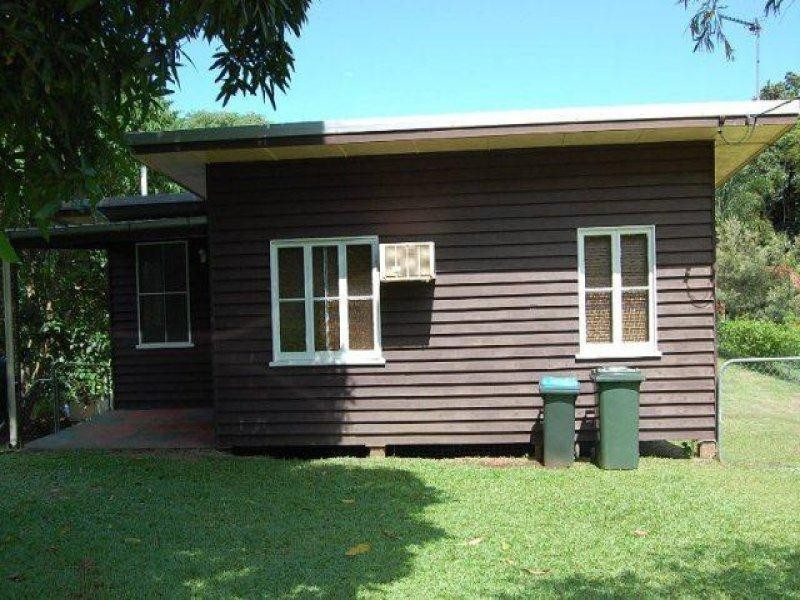 8 Maud Street, Flying Fish Point QLD 4860