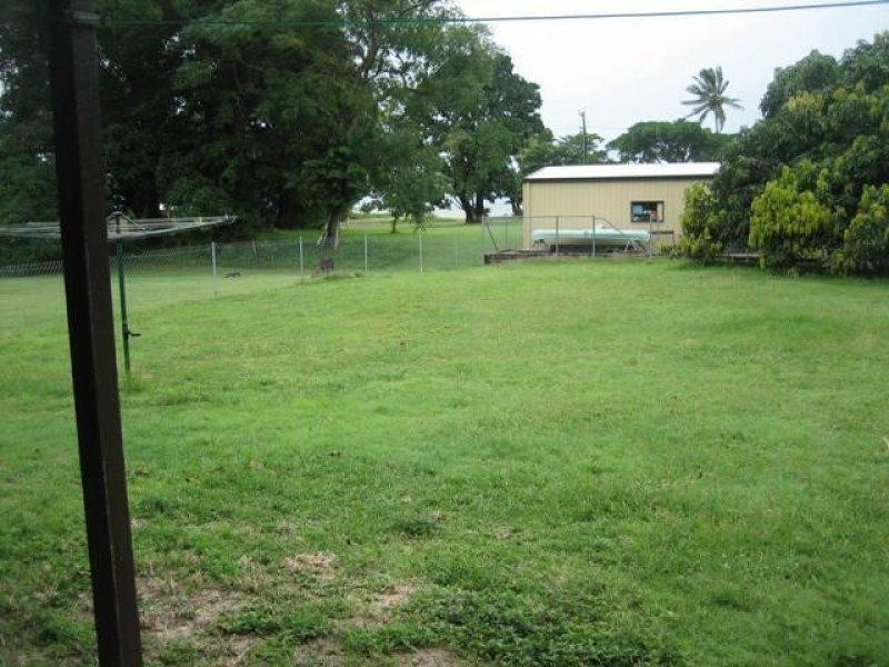 8 Maud Street, Flying Fish Point QLD 4860