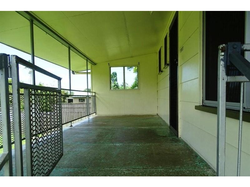 11 Blackwood Street, Goondi Bend QLD 4860