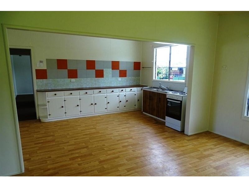 11 Blackwood Street, Goondi Bend QLD 4860