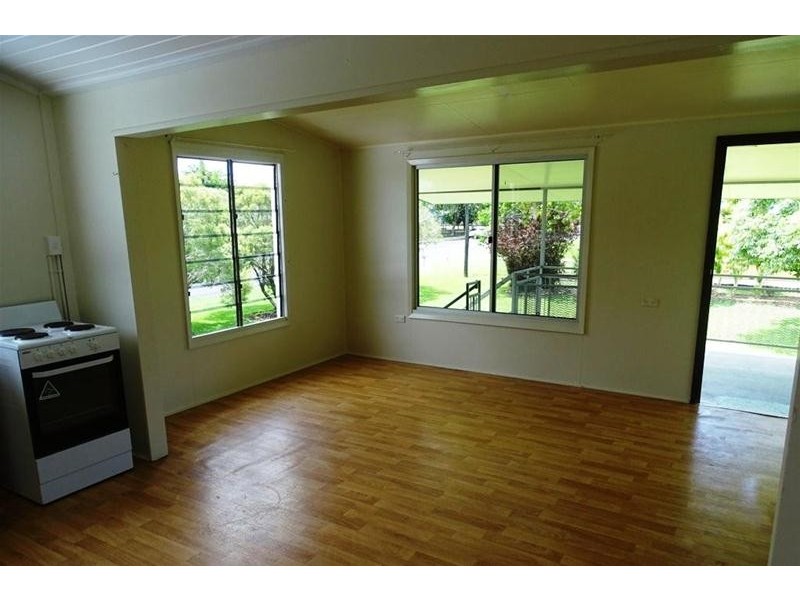 11 Blackwood Street, Goondi Bend QLD 4860