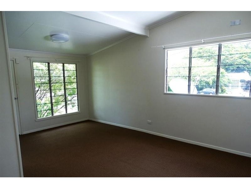 11 Blackwood Street, Goondi Bend QLD 4860