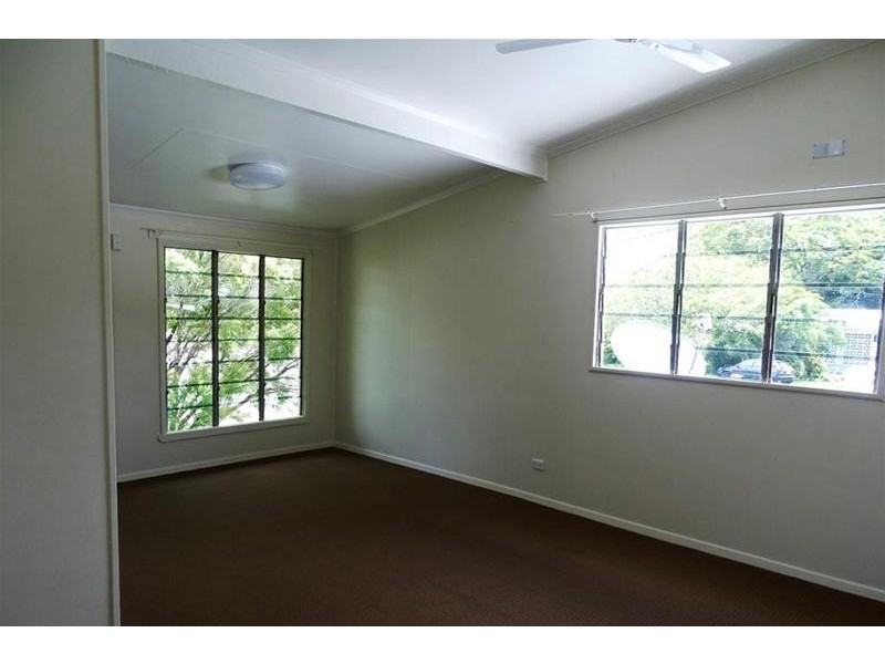 11 Blackwood Street, Goondi Bend QLD 4860