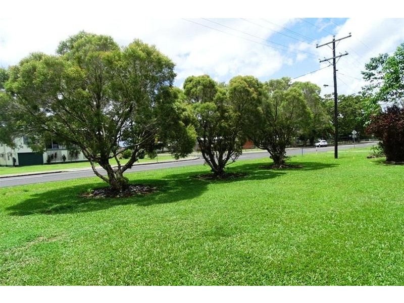 11 Blackwood Street, Goondi Bend QLD 4860