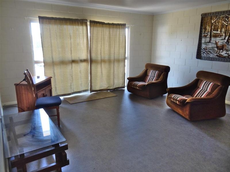 21 Enid Street, Flying Fish Point QLD 4860