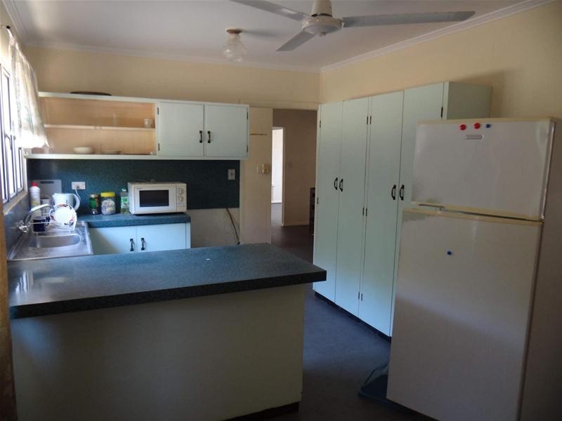 21 Enid Street, Flying Fish Point QLD 4860