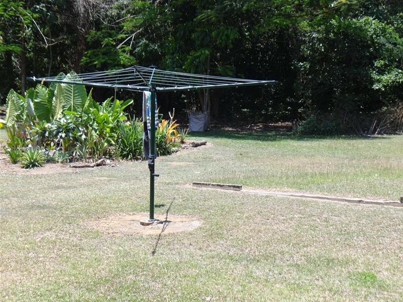 21 Enid Street, Flying Fish Point QLD 4860