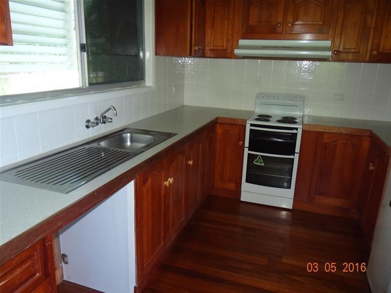 10 FERN Avenue, Coconuts QLD 4860