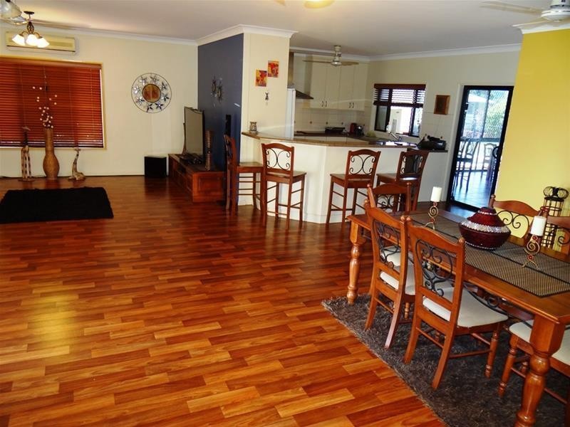 6 BROAD Street, Etty Bay QLD 4858