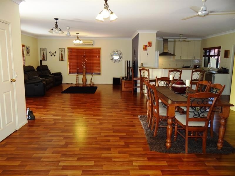 6 BROAD Street, Etty Bay QLD 4858